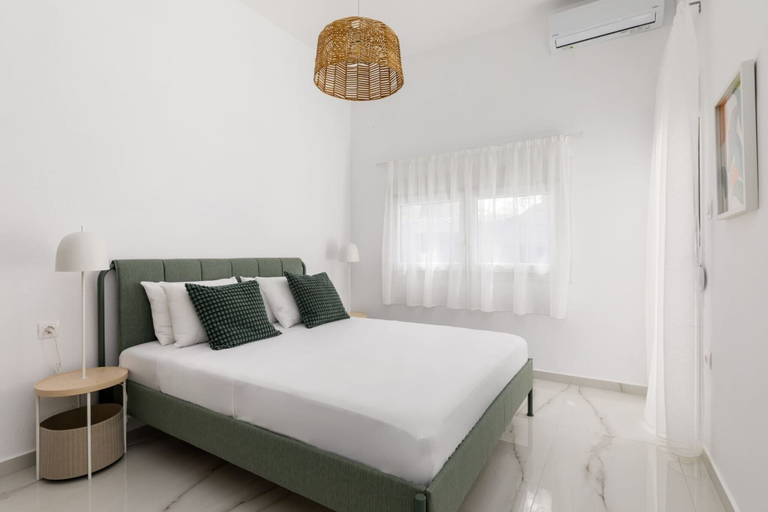 Room 5, Glow Apartments, Central Macedonia