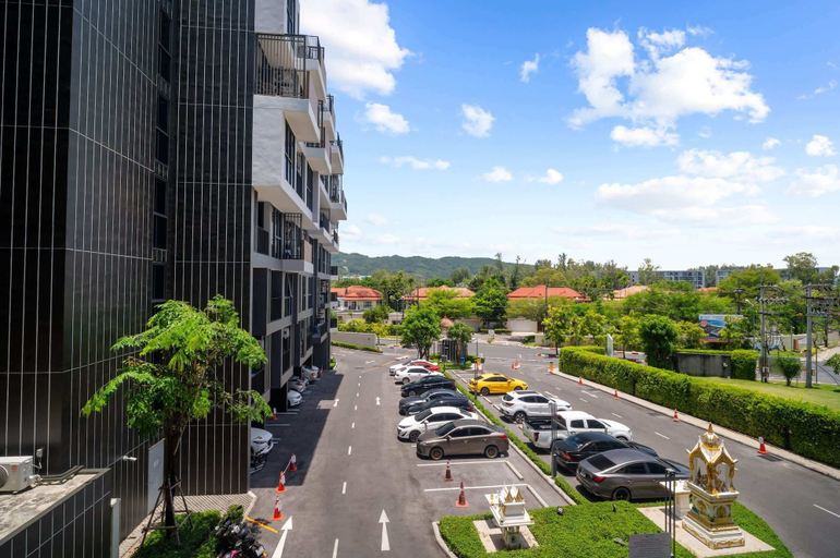 Parking 2, Skypark Aurora Building 2 in Laguna by Banyan Living, Pulau Phuket