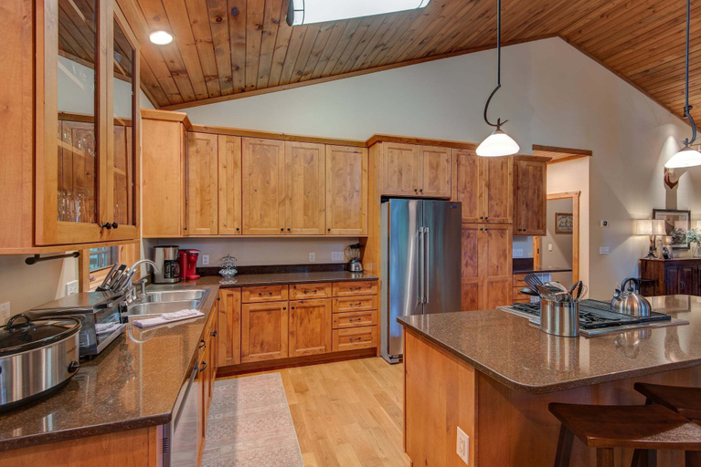 Interior 5, High On Cloud Nine, Watauga