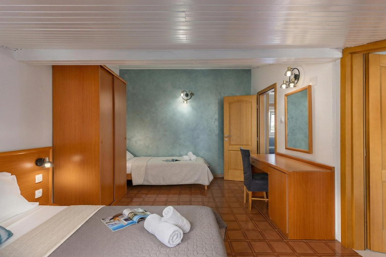 Bedroom 2, Family Resort Santa Maria Rooms, Novalja
