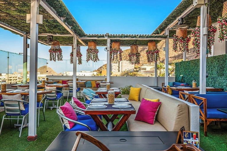 Outdoor dining 4, Morgan Residences 607 @ Boutique Hotel With Pool, Gym & Spa, La Paz