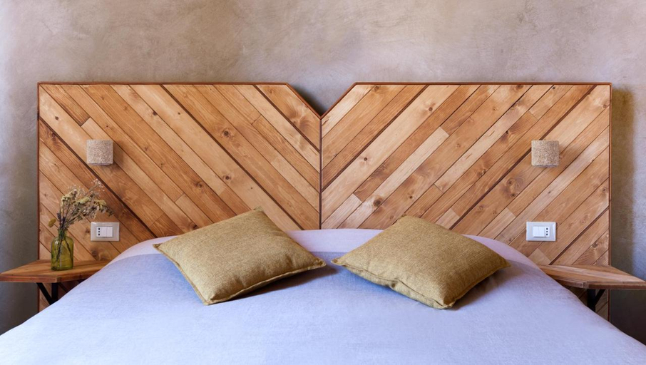 Bedroom 2, Folia, Rome