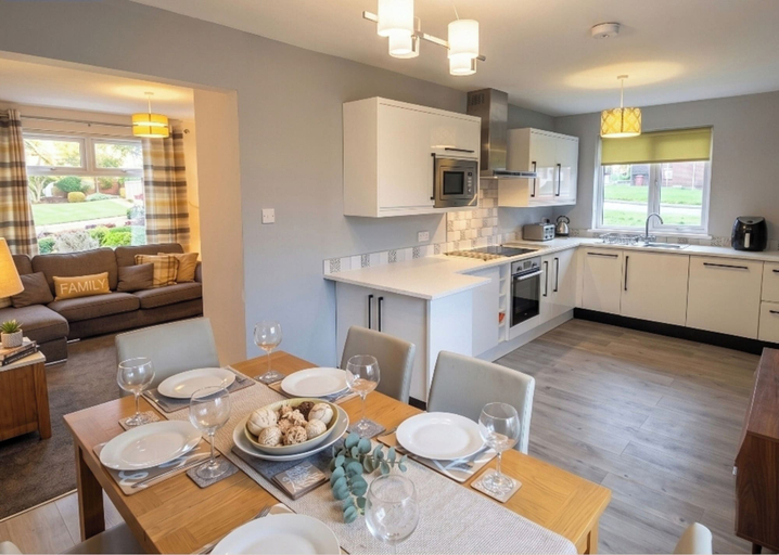 Private kitchen 5, 3 Bed House - Sleeps 6 - Parking - Pets - Garden, Gateshead
