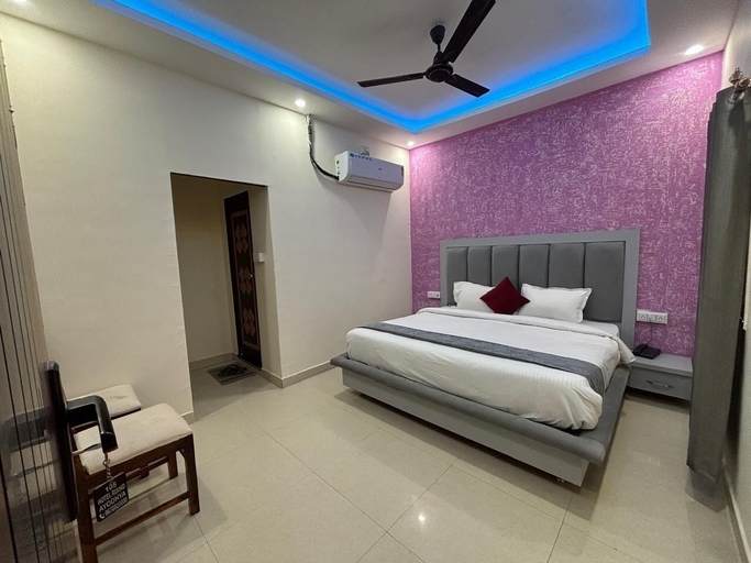Room 4, Hotel Rising Banquet and Restaurant, Faizabad