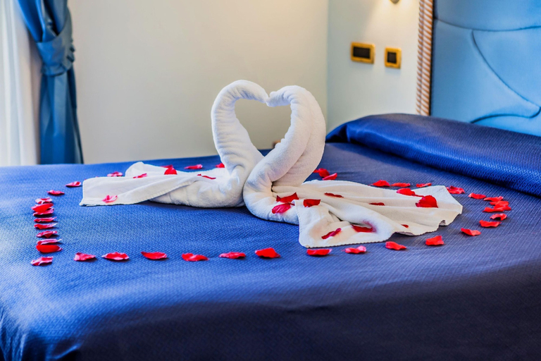 Bedroom 3, Aragona Palace Hotel & Spa, Napoli