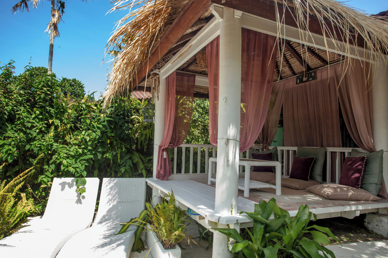 Terrace/patio 2, Charming 2BR Villa, Private Pool, Lush Gardens, Cozy Escape - Villa Taje, Badung