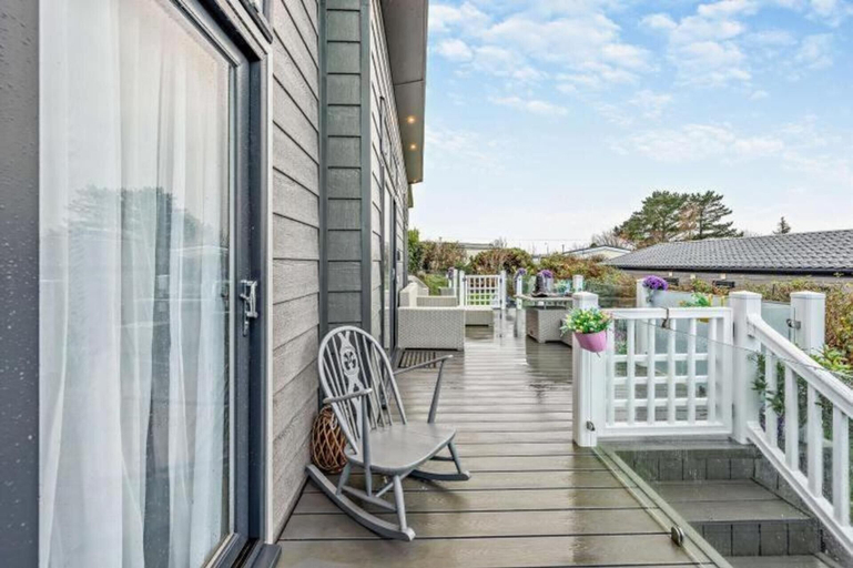 Terrace/patio, Lodge Sleeps 6 - Indoor Pool & Parking, Ceredigion