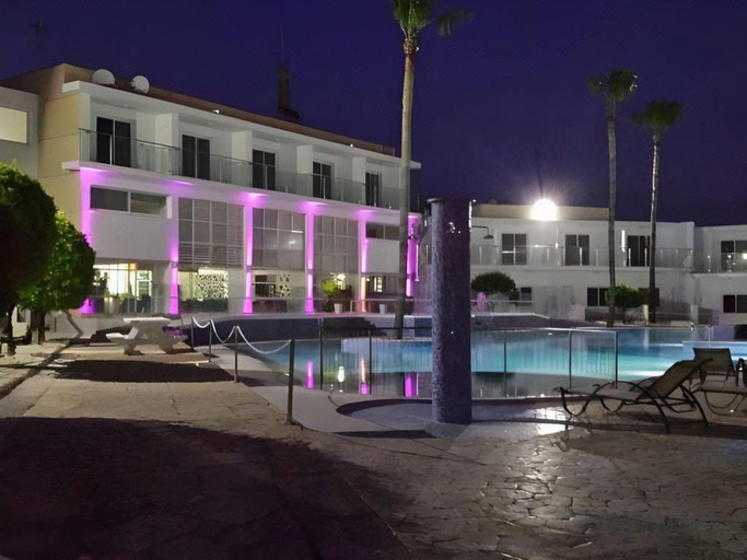 Exterior & Views 1, Fedrania Gardens Hotel
