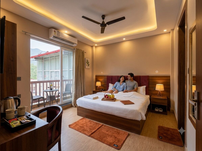 Room 5, Hotel Riyansh & Cafe, Garhwal