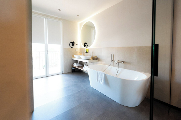 Bathroom 5, Spa Hotel Splendid Sole, Brescia