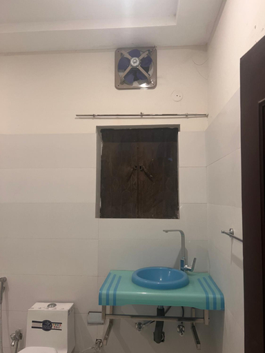 Bathroom 3, Park View Hotel Gulberg, Lahore