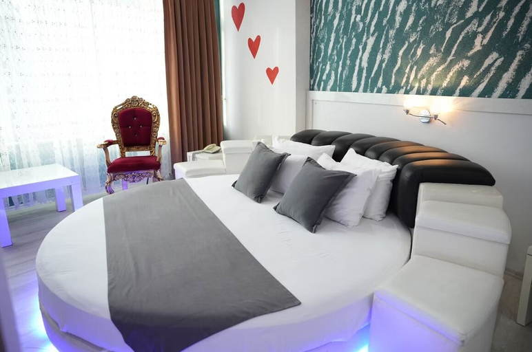 Bedroom 4, Mira Blue Hotel, Merkez