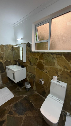 Bathroom 4, Coast Sun Gardens Cottage Adults Only, Msambweni