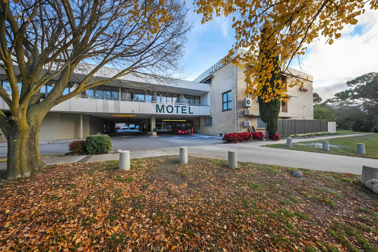 Exterior & Views 1, Belconnen Way Hotel & Serviced Apartments, Canberra