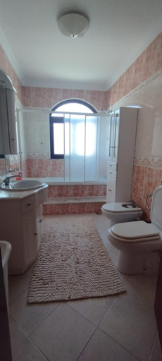 Bathroom 2, ManelMar Rooms, Nazaré