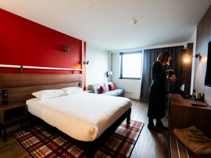 Bedroom 4, ibis Styles Castelnaudary, Aude