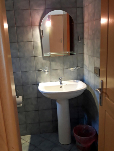 Bathroom, Plataria Palace, Epirus