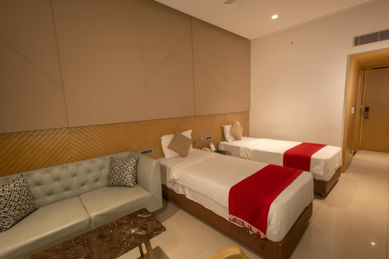 Bedroom 3, Hotel Parsons Court, Dindigul
