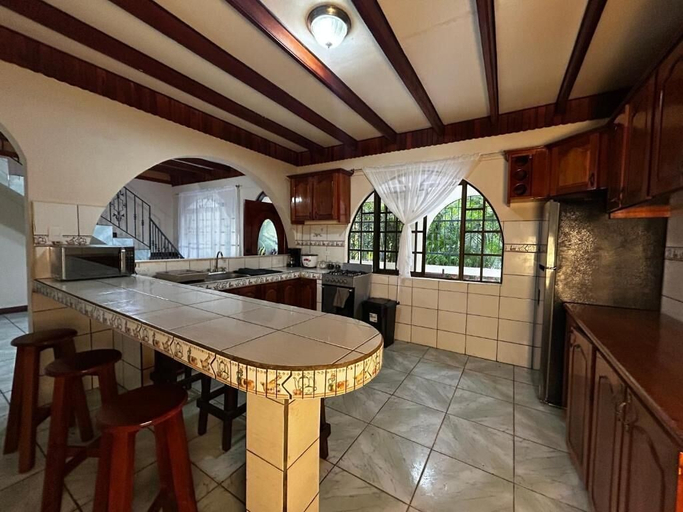 Room 4, Iguana Villas, Talamanca