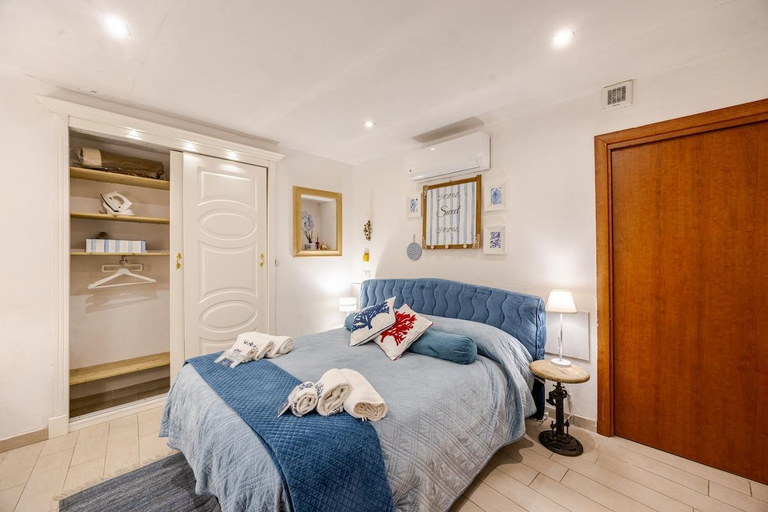 Bedroom 2, Tinnyhouse, Napoli