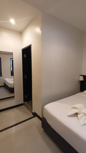 Bedroom 3, The Blocks Hostel Sukhumvit 10, Khlong Toey