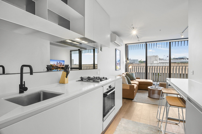 Private kitchen 3, Bright 1-bed Stay Near Crown Melbourne, Melbourne