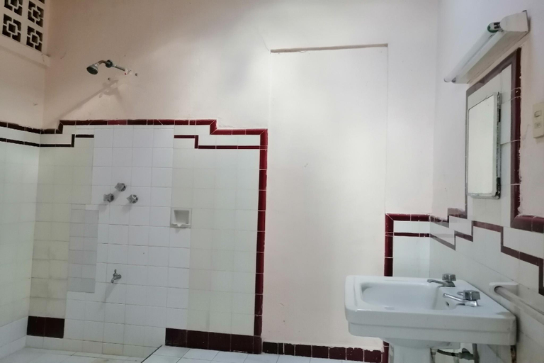 Bathroom 4, Hotel Margarita, Mérida
