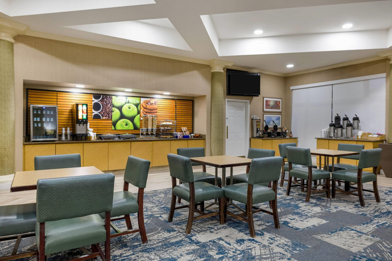 Food & Drinks 5, La Quinta Inn & Suites by Wyndham Albuquerque West, Bernalillo