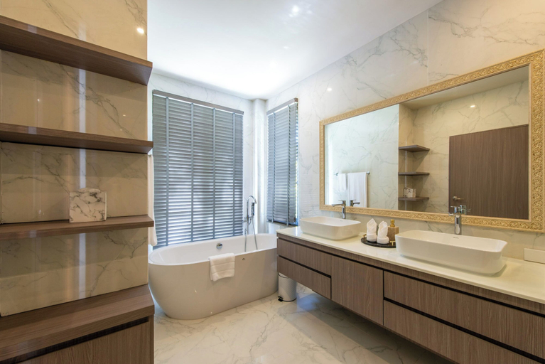 Bathroom 4, Kaysorn Siri, Si Rin Ton