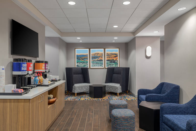 Others 5, Hampton Inn Washington-Dulles Int'l Airport South, Fairfax