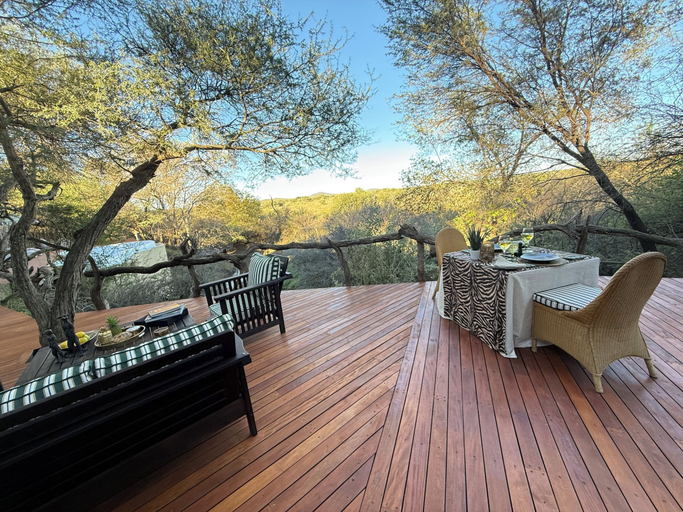 Outdoor dining 5, Last Word Makanyane, Waterberg