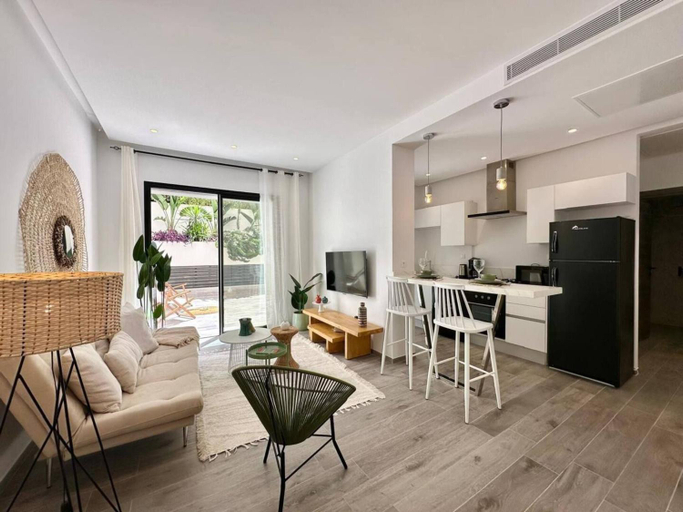 5, Opale Lake Apartment with sunny terrace, Bouhaira
