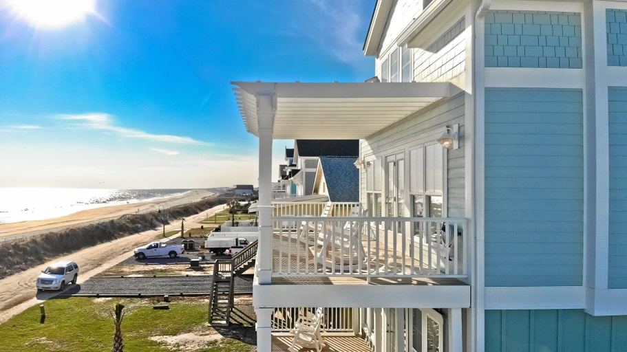 Property grounds 3, Knot A Care 4 Bedroom Home by RedAwning, Brunswick