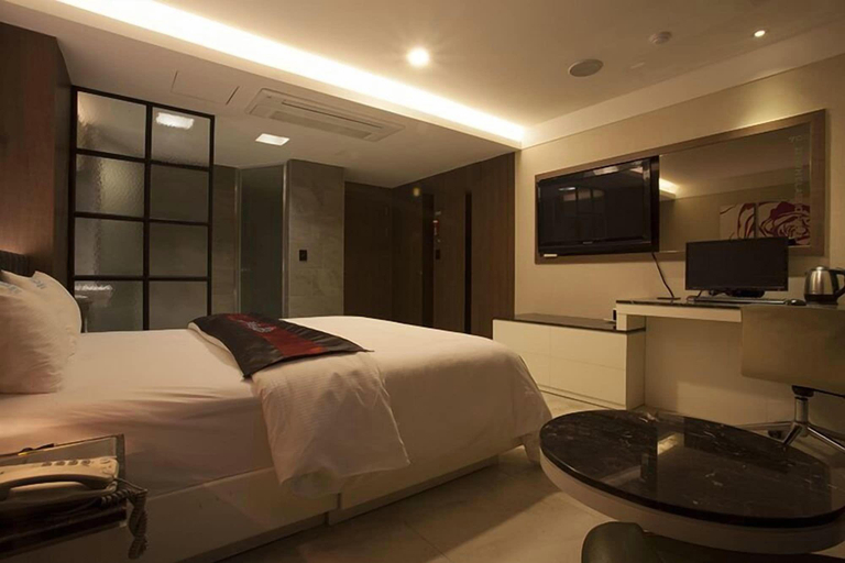 Bedroom 2, Bucheon Zenith Tourist hotel, Gyeyang