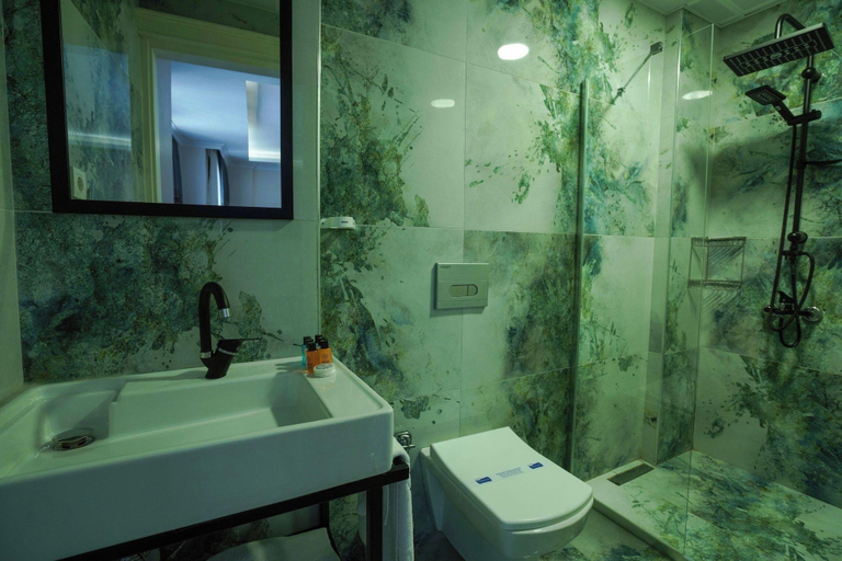 Bathroom 4, Bon Design & Suite, Fatih