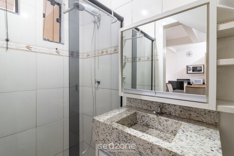 Bathroom, 3BR Townhouse w/ BBQ 700m From Beach Rpp0678, Penha