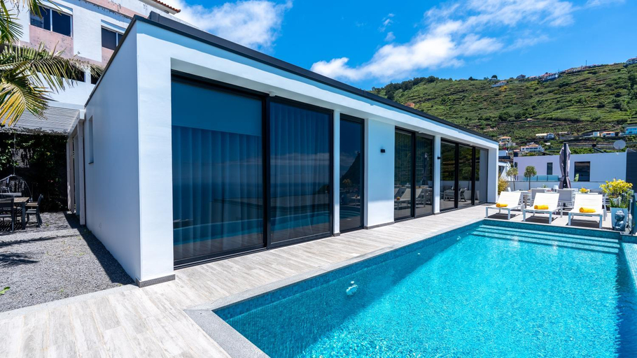 Sport & Beauty 2, Villa Lilian by LovelyStay, Calheta