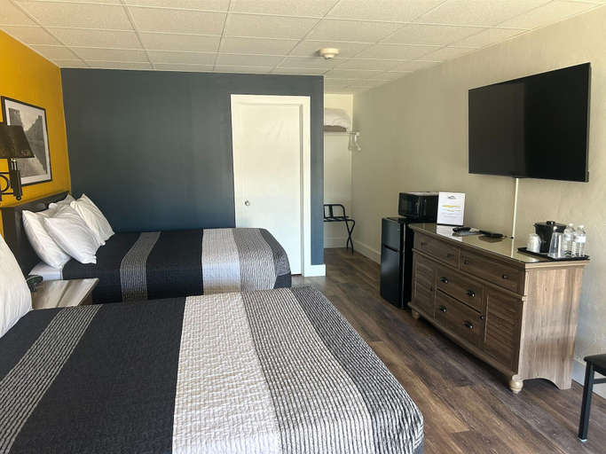 Bedroom 2, Upper Delaware Inn, Delaware