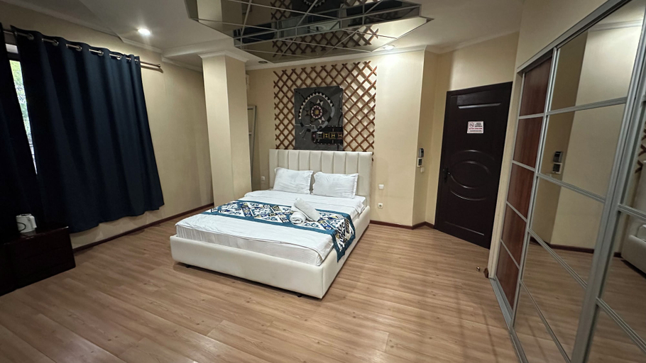 Room 5, Gatsby Ortosay, Bishkek