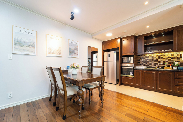 Dining 4, Luxury Apartment in Central_Luminous Leman, District 3