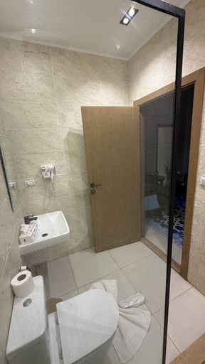 Bathroom 5, Sphinx House, Al-Ahram