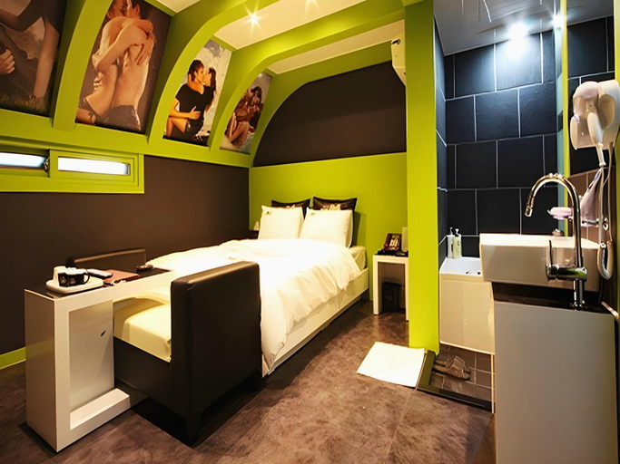 Bedroom 2, Incheon (Bupyeong) Bus Hotel, Gyeyang