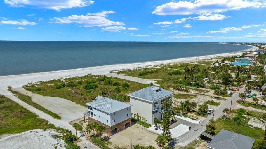 Exterior & Views, Lone Palm Retreat, Lee