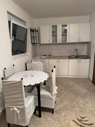 Others 5, Apartmani Laki Kruce