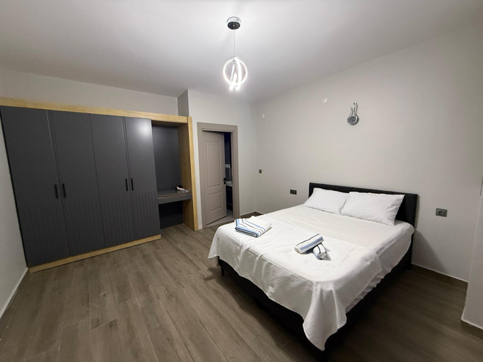 Room 4, BOSS LOUNGE, Merkez