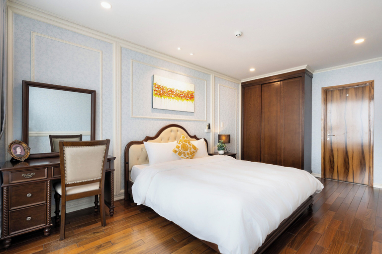 Room 3, Luxury Apartment in Central_Luminous Leman, District 3
