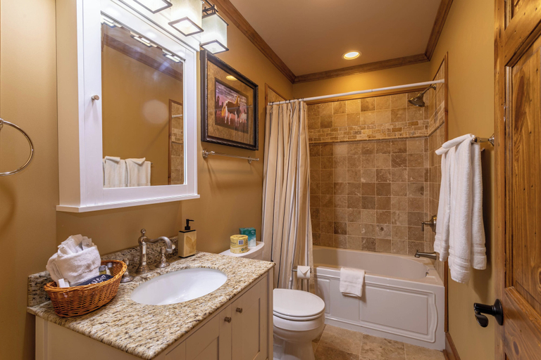 Bathroom 3, Big Bear Lodge at Eagles Nest, Avery