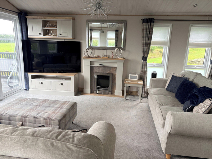 Living area 5, Harrogate Lodge - Sleeps4- South Facing Decking, Devon