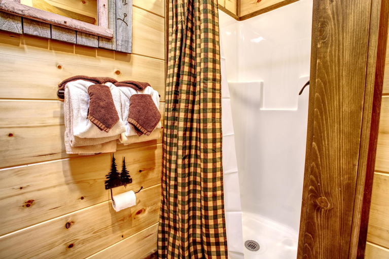 Bathroom 3, Scenic Solitude, Sevier
