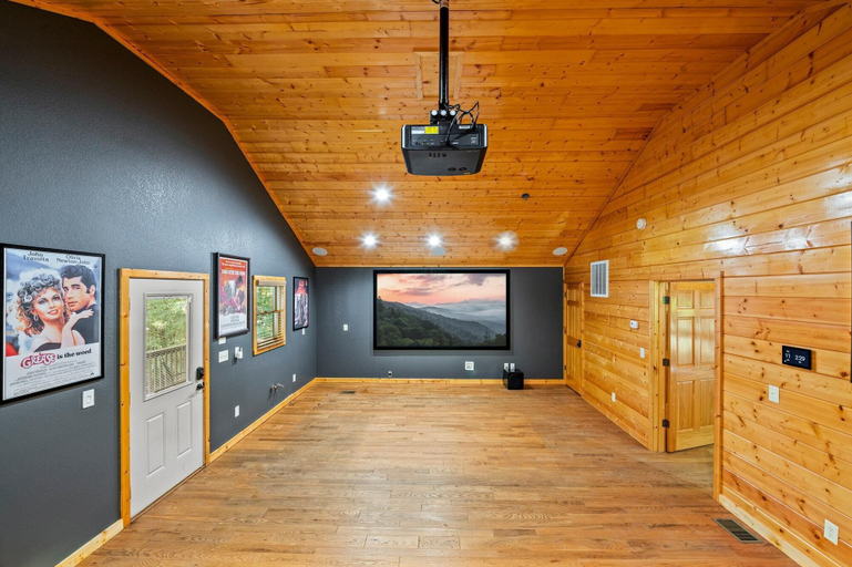 Interior 4, River Lodge, Sevier